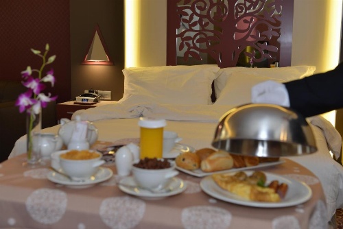 Regency Palace Hotel image 5